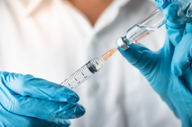 Britanija odobrava vakcinu Novavaksa u aprilu?